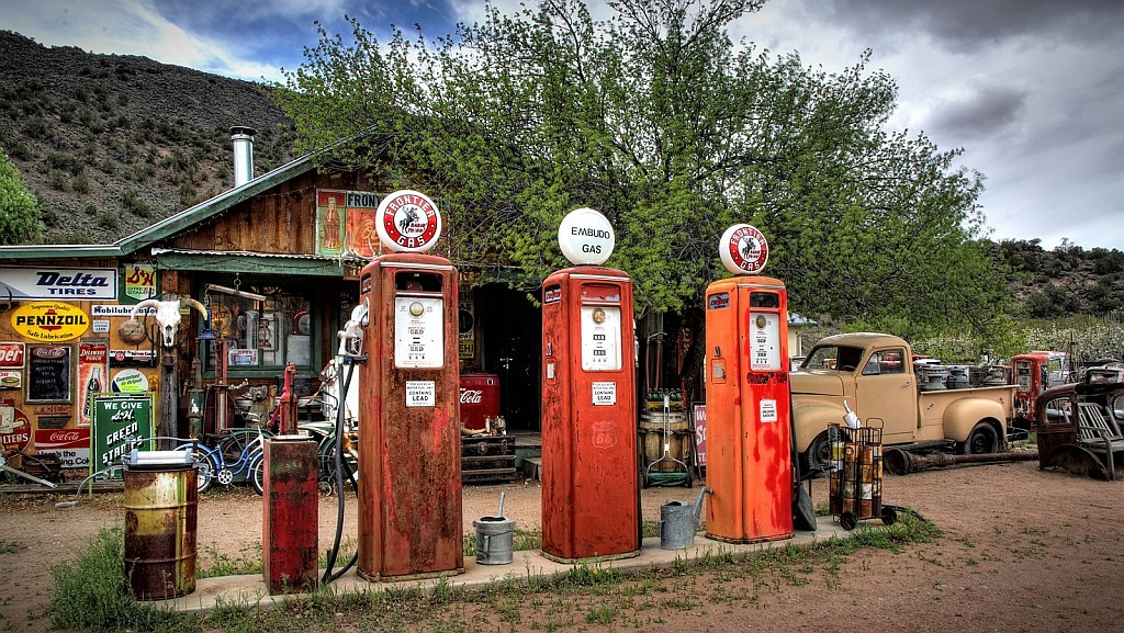 Click to Enlarge-Esc to Close EventPhotos/Route66/Route 66-3712a New Mexico Gas Station-.jpg